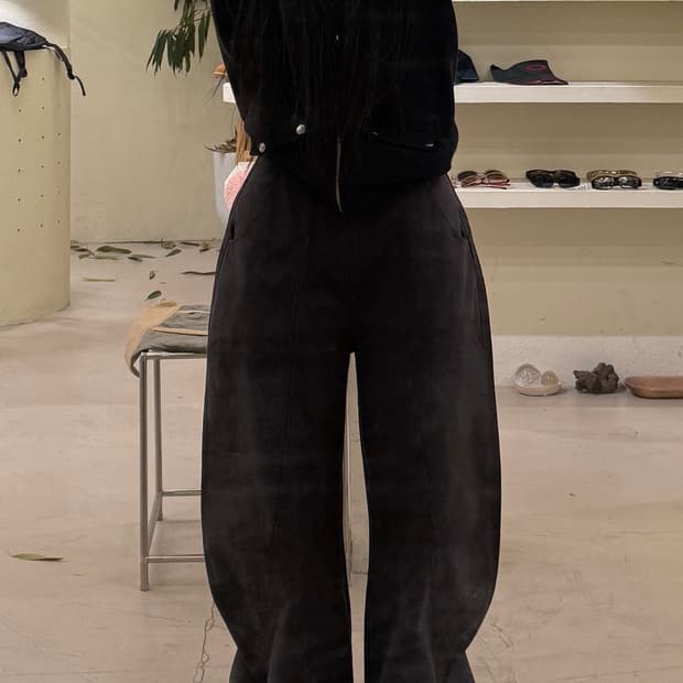 입체 패턴 와이드 팬츠 블랙 U493