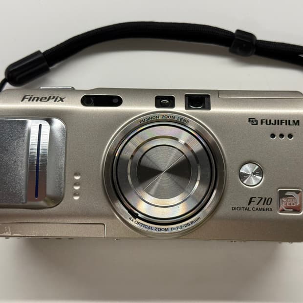 후지필름 파인픽스 f710 실버 디지털 카메라