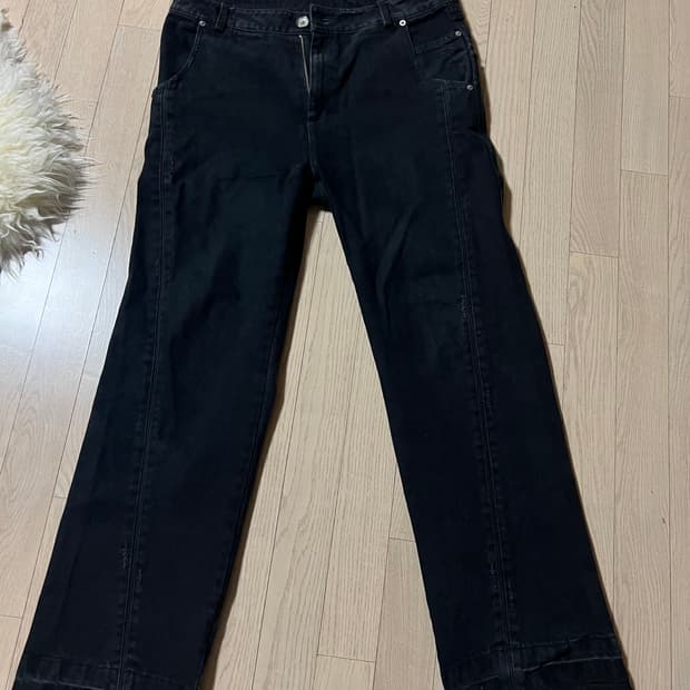 [3] XLIM EP.03 synopsis 01 trousers