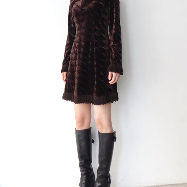 Velvet chestnut tassel ops / brown