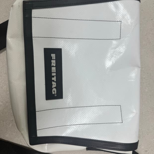 프라이탁 라씨 올흰 판매합니다 (민트택 O)