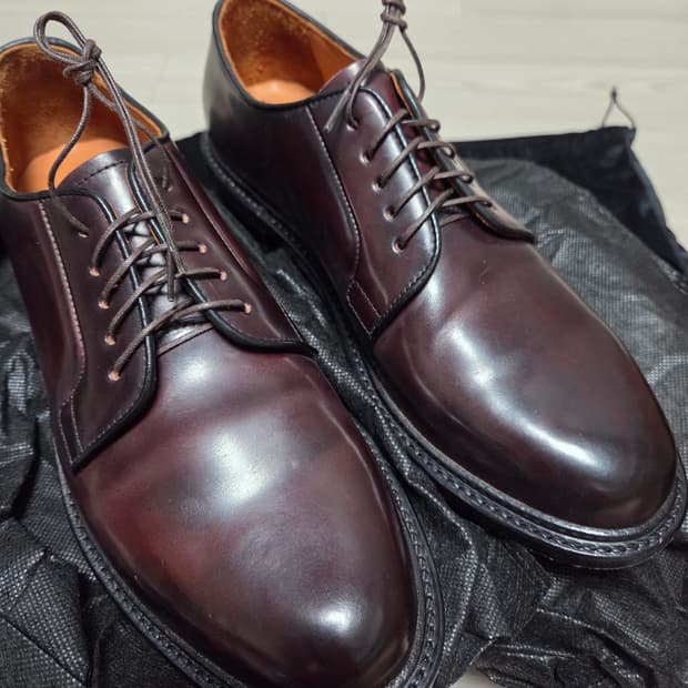 JUTTA BURGUNDY
[ROCADO SHELL CORDOVAN]

