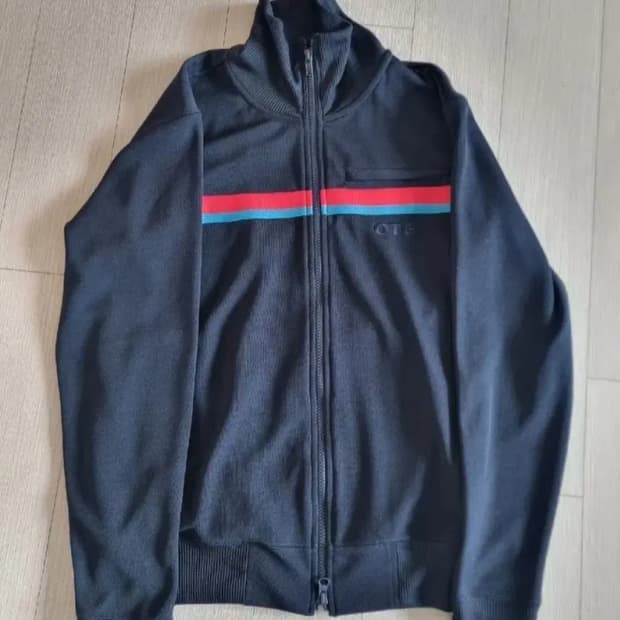 오니츠카타이거 네이비 집업