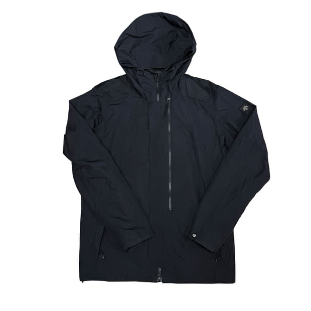 데상트 바람막이