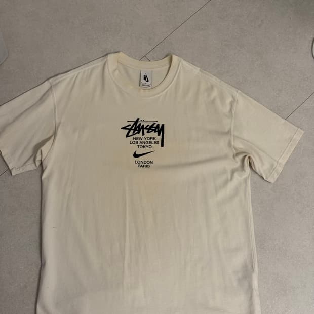 나이키x스투시 월드투어 티셔츠 화이트 US/EU M사이즈