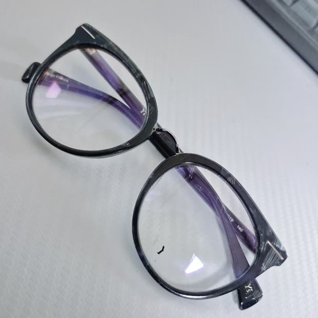 요지야마모토 뿔테 안경