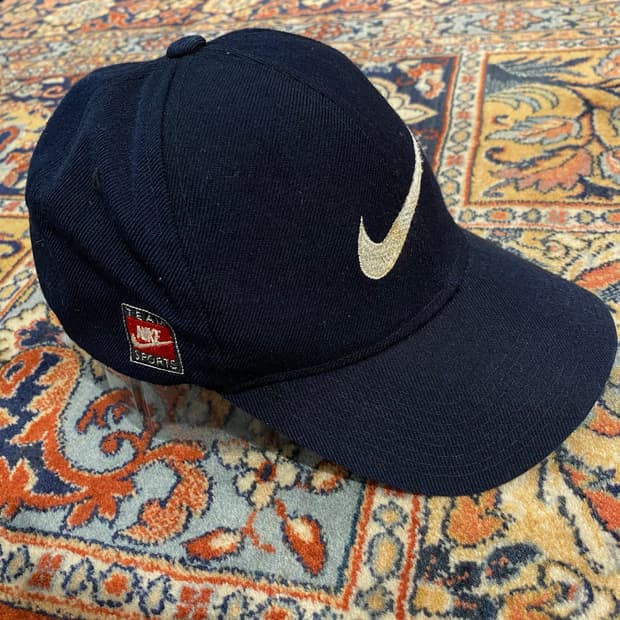 🌊90s Nike team logo embridered cap(민희진)