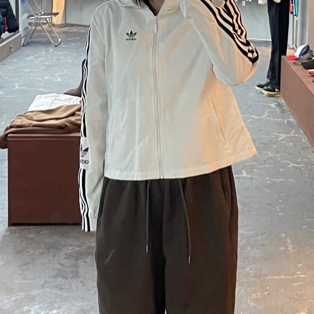 아디다스 오리지널스 트레포일로고 바람막이 자켓 H1334