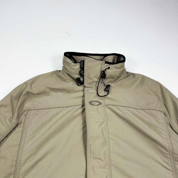 오클리 올드스쿨 시그니처 로고 베이지 바람막이 자켓 (L)