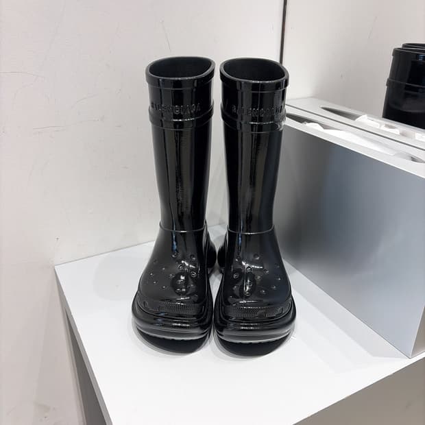 (정품/새상품) 발렌시아가 X 크록스 여성 블랙 유광 러버 부츠