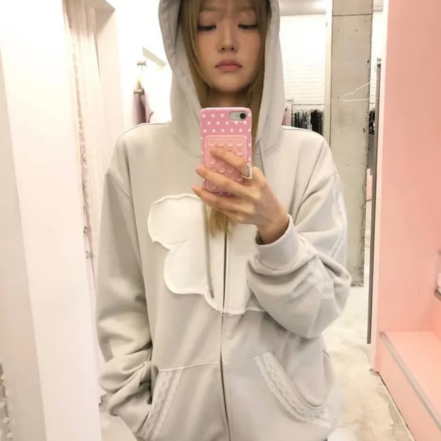 허그유어스킨 엔젤윙 후드집업