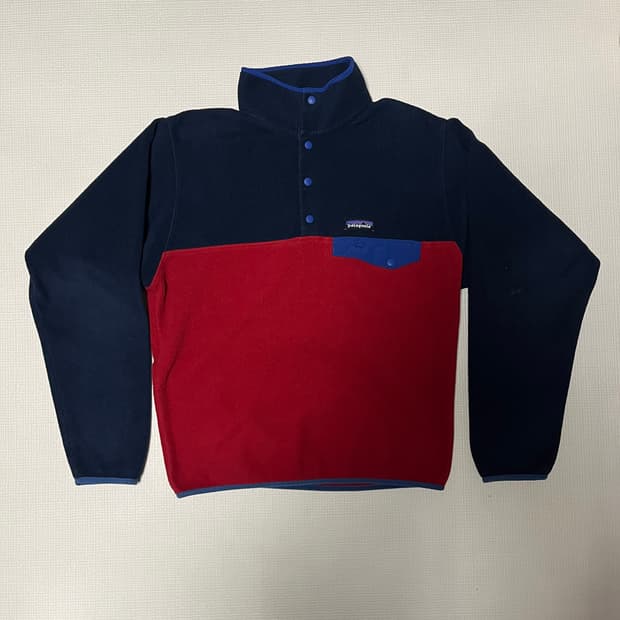 파타고니아 신칠라 네이비/레드