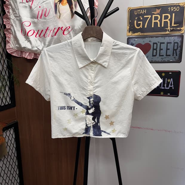 Western Reprint Cowgirl White Crop Shirt