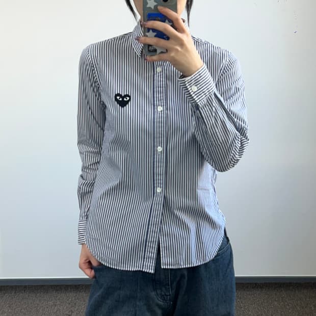 꼼데가르송 블랙 로고 블루 스트라이프 셔츠