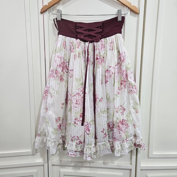 엑시즈팜(axes femme) 앤틱 쉐비 와인핑크 로즈 레이스 스커트