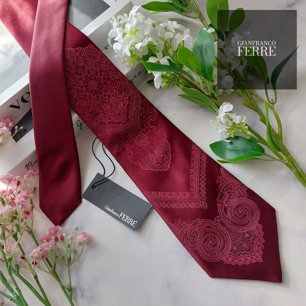 지안프랑코 페레 실크 와인 패턴 넥타이 8.7cm 새제품 K1878
