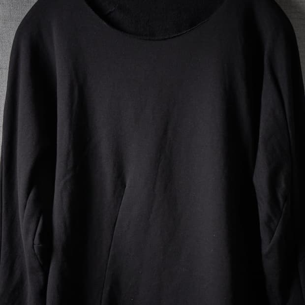 Leon emanuel blanck 디스토션 글러브 탑