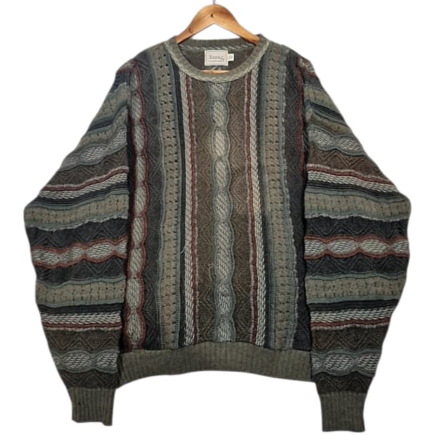 Essay 케이블 패턴 니트