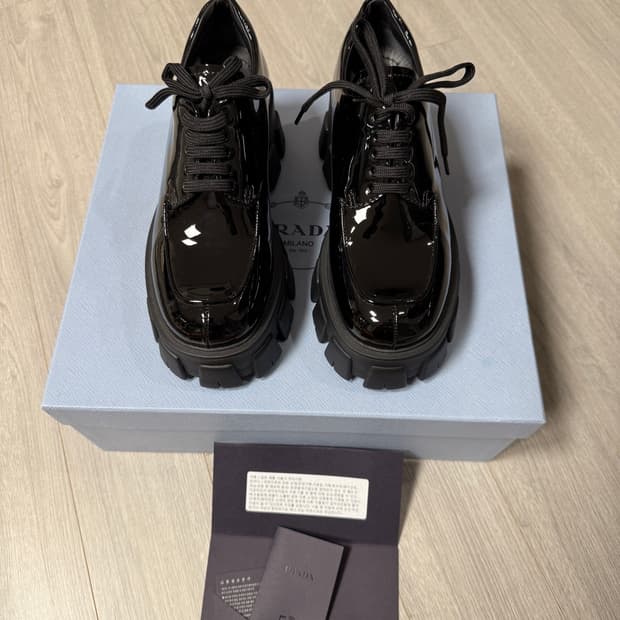 프라다 페이던트 레이스업 플랫폼36size