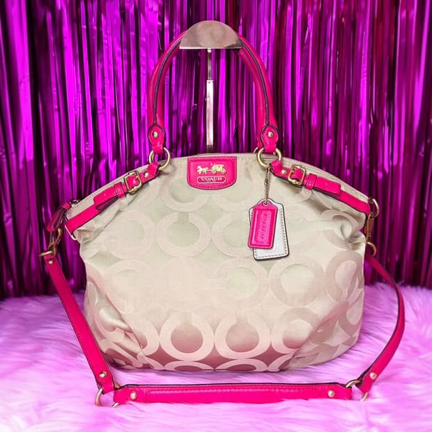 🎀갸루깔) Coach 코치 옵아트 2WAY 사첼백 체리핑크 리즈리사