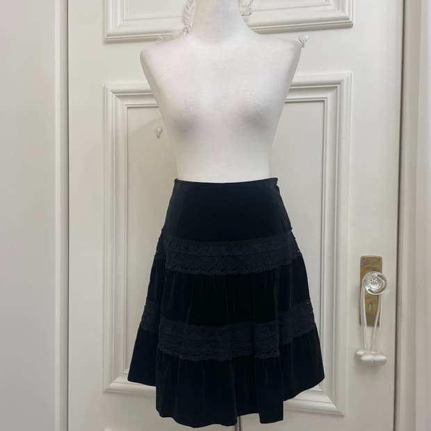 LEST ROSE black velvet lace midi skirt
