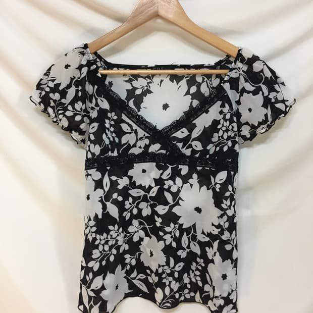 꽃 프릴 탑