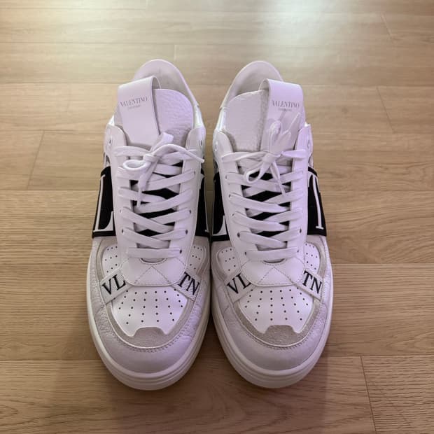 발렌티노 레더 스니커즈