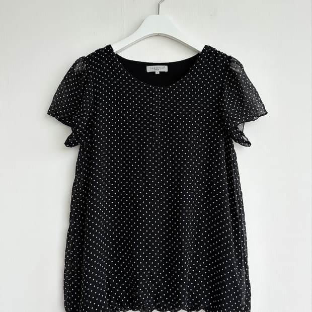 SALE) THEORIA 도트 셔링 블라우스