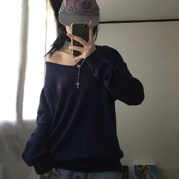 폴로 네이비 브이넥 니트