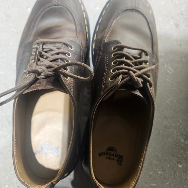 (거의새거)닥터마틴 2046 유팁 브라운 로퍼 250