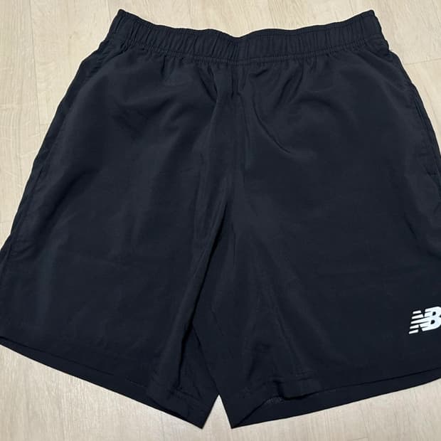 뉴발란스 반바지 S