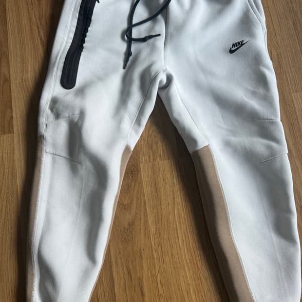 나이키 테크팩 테크플리스 희귀 