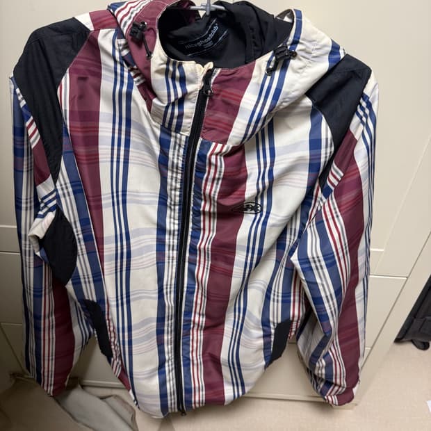 나이스고스트클럽 바람막이