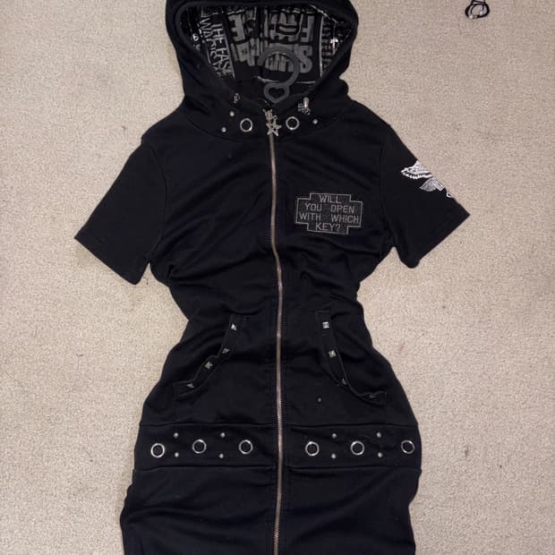 스터드 펑크 후드 원피스