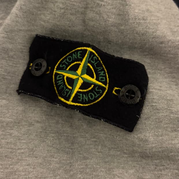 스톤아일랜드 스웨트셔츠