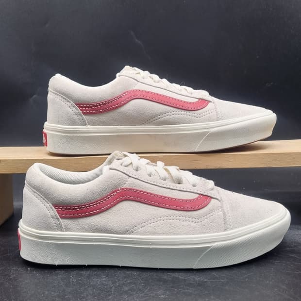 반스 컴피쿠시 여성스니커즈 230