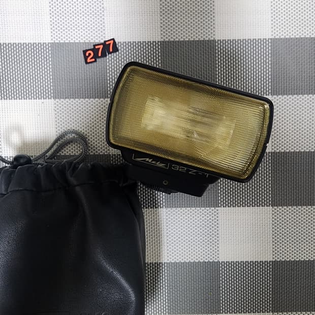 메츠 메카플리츠 32 Z-1 스트로브 플래시 파우치포함