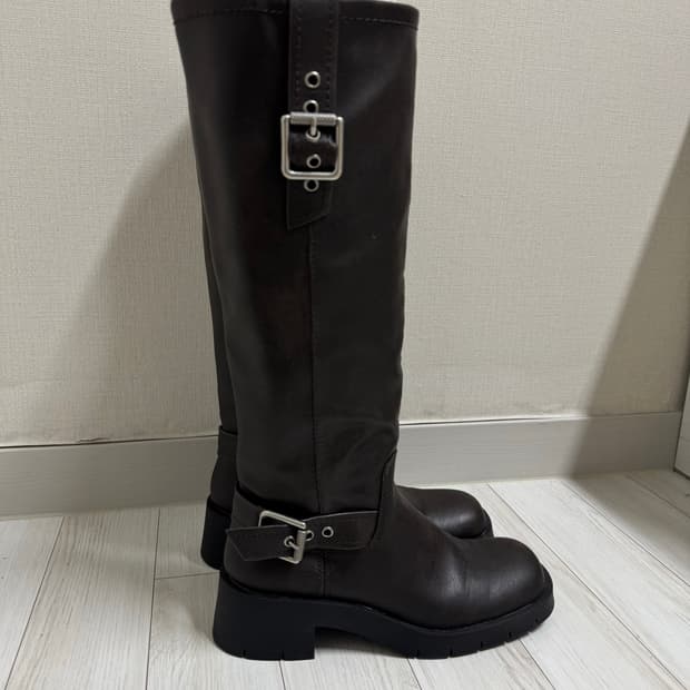 ZARA 버클 롱부츠 다크브라운 250