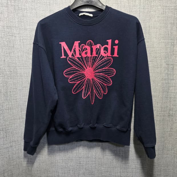 마르디 메크르디 플라워 네이비 맨투맨