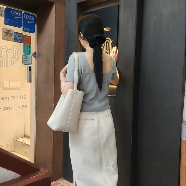 르917 스쿱넥 니트탑 그레이