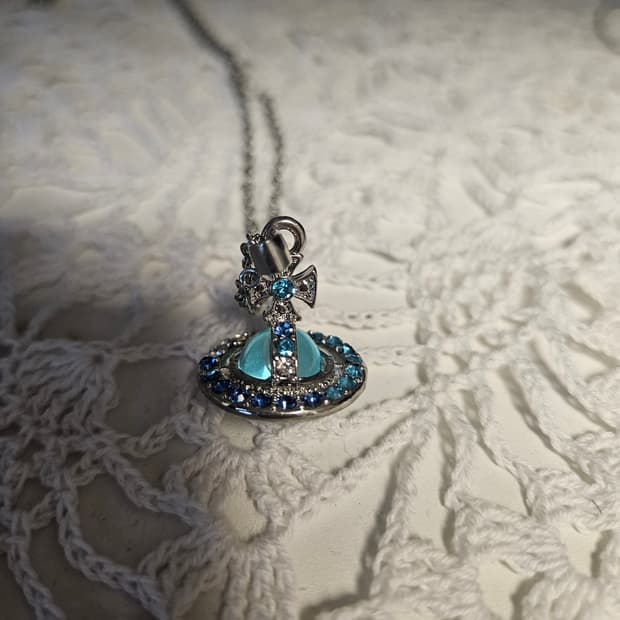 비비안 파란 오브 목걸이