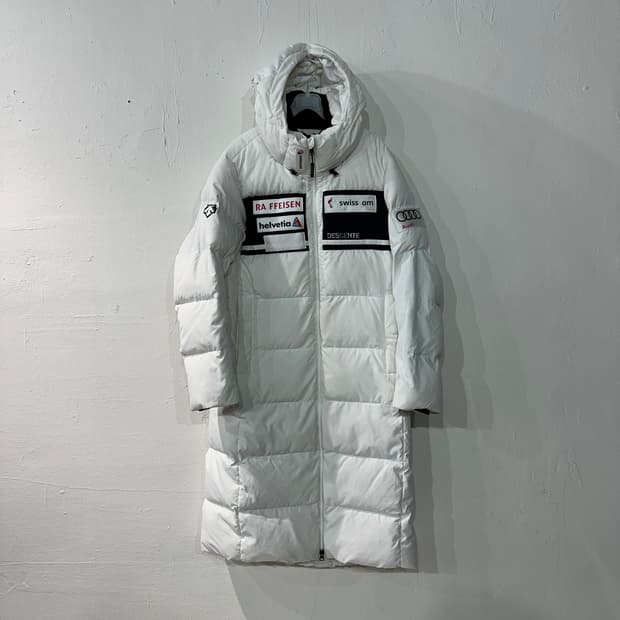 데상트 스위스스키 롱패딩 M