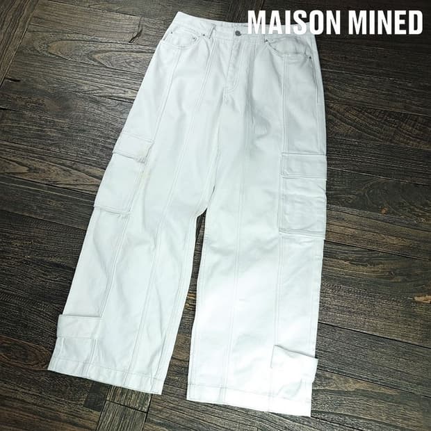 [메종미네드] 헴 버튼 유틸리티 와이드 카고 팬츠 화이트 M20149