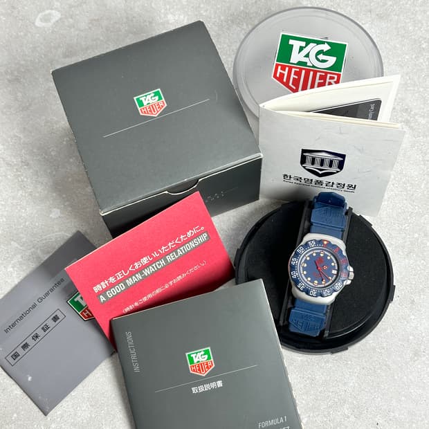 태그호이어 포뮬러 1 프로페셔널 200M 쿼츠 네이비 러버