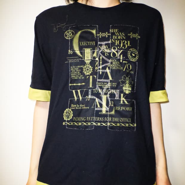 '00s VIVIEN SPORTS Two-Tone Graphic Tee