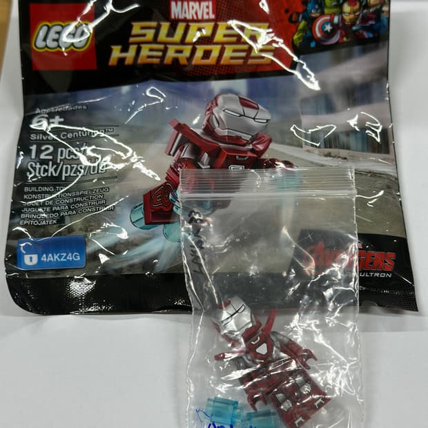 레고 아이언맨 미니피규어 판매합니다. 