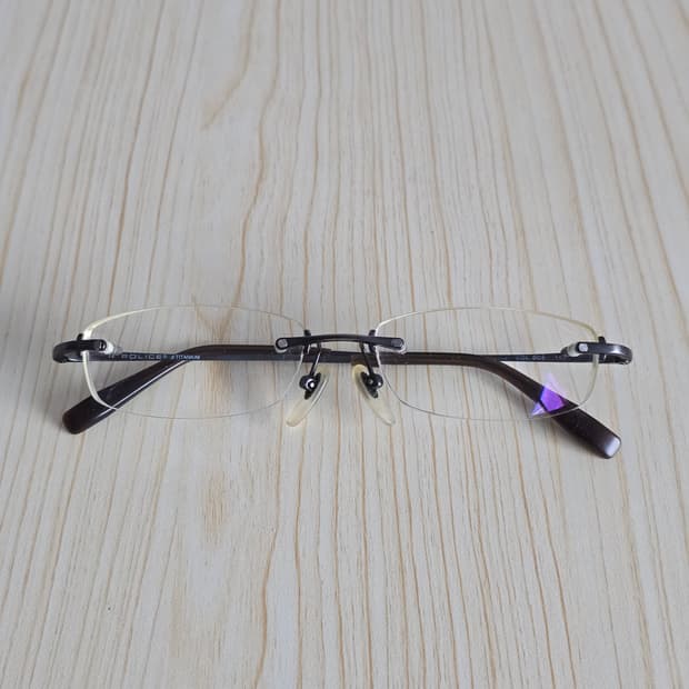 POLICE 무테 베타 티타늄 긱시크 안경 