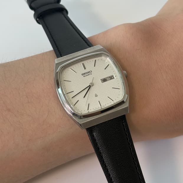 1980s Seagull Silver Square Quartz