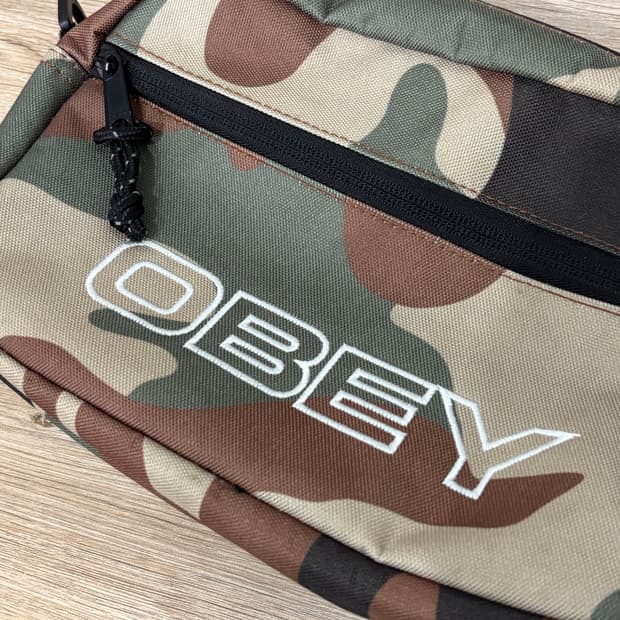 오베이 카모플라쥬 크로스백 메신저백