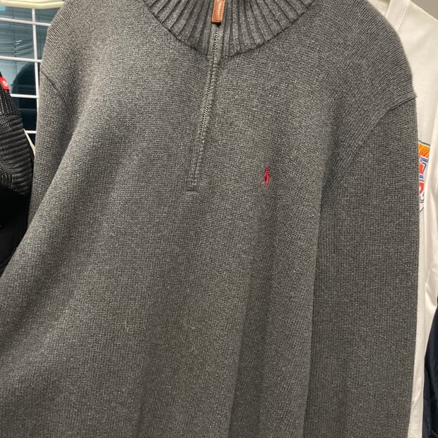 폴로 반집업 니트